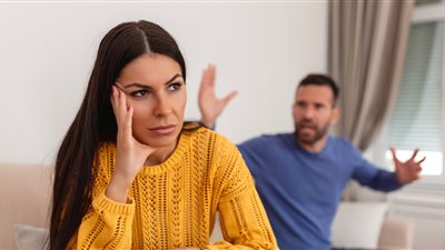   ماذا تفعل المرأة مع الزوج كثير الحلف بالطلاق؟   أمين الفتوى يُجيب