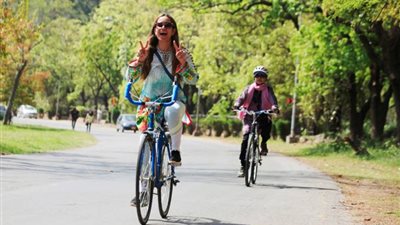 تفسير حلم ركوب الدراجة في المنام للعزباء والمتزوجة والحامل 