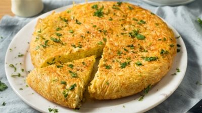 شهية ومغذية.. طريقة عمل العجة بالبيض بمكونات بسيطة في مطبخك 