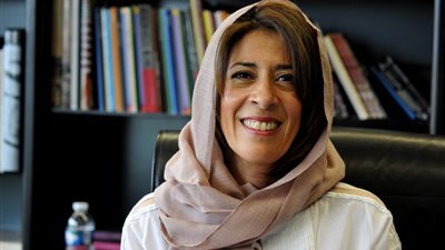 السعودية منى خزندار | أول امرأة تشغل منصب المديرة العامة لمعهد العالم العربي