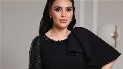 مي فاروق تحتفل بنجاح ألبومها “تاريخي” في القاهرة