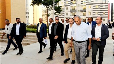 وزير الإسكان ومحافظ أسيوط يتفقدان الممشى  و