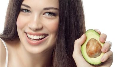 تفسير رؤية الأفوكادو في المنام للعزباء والمتزوجة والحامل 