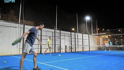 %1.8 من السعوديين يمارسون لعب البادل