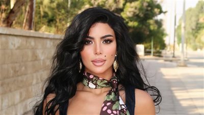 كارولين عزمي تتصدر التريند بإطلالة أنيقة وتخطف أنظار جمهورها