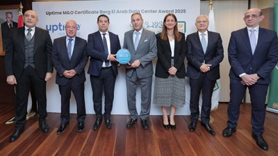 البنك الأهلي يحصل على شهادة التوافق لإدارة وتشغيل مركز بيانات برج العرب 