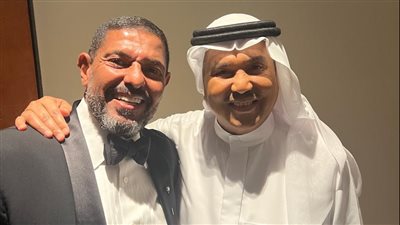 بعد جدل تقبيل يد محمد عبده.. هاني فرحات يرد: “فخور بمصر والسعودية