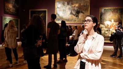 تفسير رؤية المتحف  في المنام للعزباء والمتزوجة والحامل 