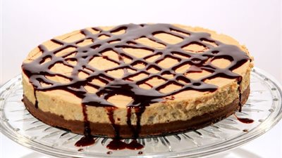 حلويات لذيذة وسهلة التحضير.. طريقة عمل تشيز كيك زبدة الفول السوداني