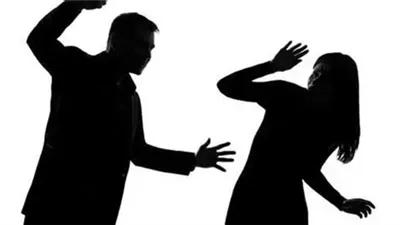 سيدة تسأل: خطيبي يحبني جدا.. لكن قلبي مع طليقي مدمن المخدرات.. ماذا أفعل؟