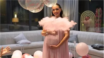 أضوى فهد تحتفل بانتظار مولودتها الأولى بأجواء حالمة يغلب عليها اللون الوردي