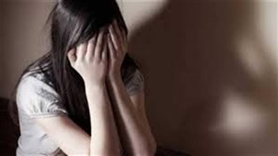 أبي يقف في صف زوجته ضدنا.. ماذا أفعل؟