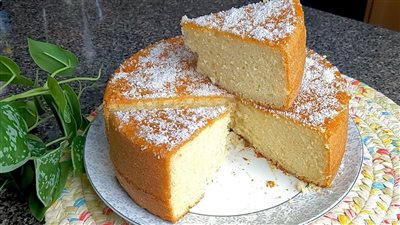 هشة ولذيذة.. طريقة عمل كيكة الزبادي بمكونات بسيطة في مطبخك 