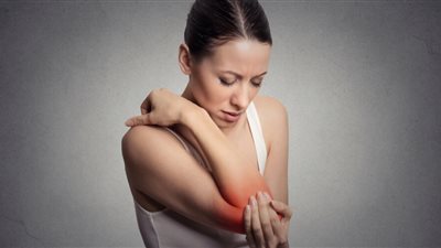  الأسباب والأعراض.. النساء أكثر عرضه لآلام المفاصل عن الرجال