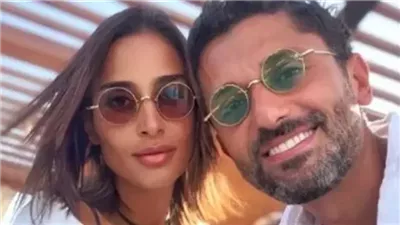 كريم محمود عبد العزيز يعلن انفصاله رسميًا عن زوجته آن الرفاعي