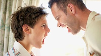 10 أسباب تدفع بابنك إلى العقوق.. ما الحل؟