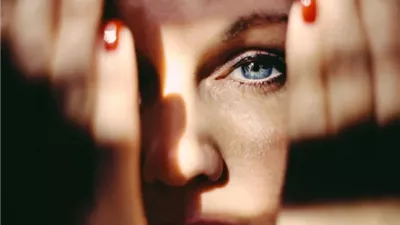 دراسة حديثة: الأقل جاذبية يتمتعون بشهرة أعلى