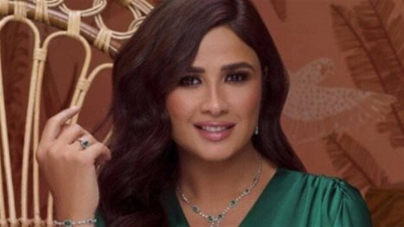 ياسمين عيد العزيز 