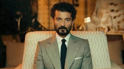 خالد النبوي في مهرجان القاهرة السينمائي: أهديت جائزتي لعمال السينما لأنهم أبطال