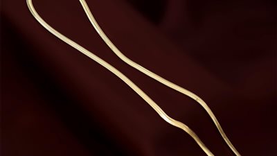 سيدة في حيرة: حماة تُهدي خطيبة ابنها سلسلة ذهب.. والرد يفاجئها