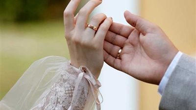 معلومات الفيسبوك أم اللقاء المباشر؟.. أسرار شخصية العريس الحقيقية 