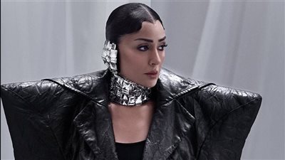 غادة عبد الرازق تتألق بإطلالة سوداء جريئة في أحدث جلسة تصوير