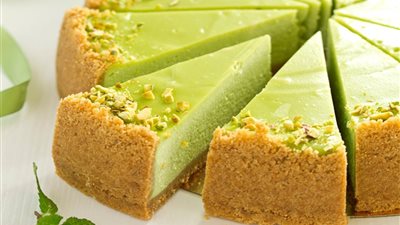  طريقة عمل كيكة البستاشيو اللذيذة بخطوات بسيطة في مطبخك 