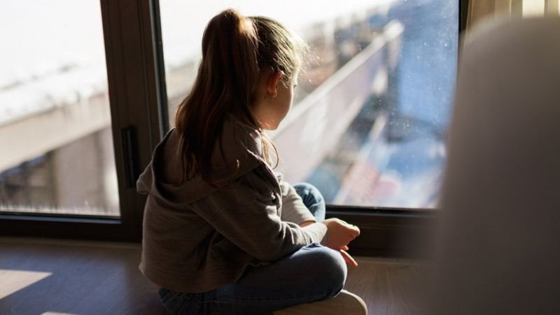 الإهمال العاطفي في الصغر