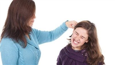 أعيش دور الأم لإخوتي الصغار.. ماذا أفعل؟