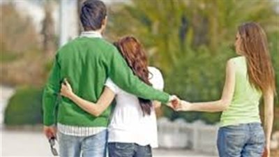 اكتشفت أن زوجي يخونني مع أختي.. ماذا أفعل؟