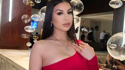 مقتل المغنية الأميركية DELAROSA في 