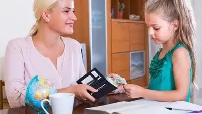 المصروف المدرسي.. كيف تُحدد المبلغ المناسب لطفلك ؟