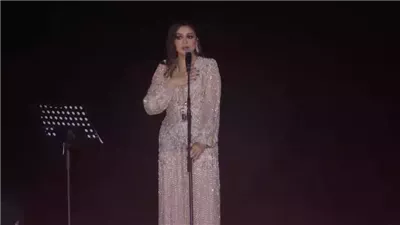 أنغام تثير الجدل بحديثها عن تامر حسني أمام الأهرامات 