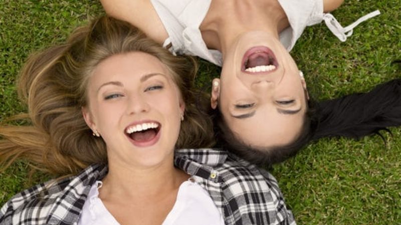 الضحك المستمر 