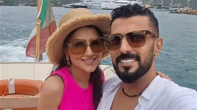 مي عمر ومحمد سامي يخطفان الأنظار بافتتاح مهرجان البحر الأحمر: مش أبوها