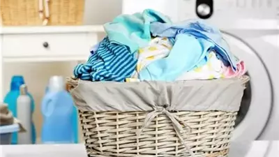 عفن الملابس.. أسبابه وطرق إزالته ببساطة