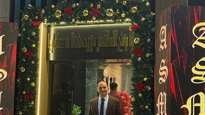 المهندس مجدي ميخائيل  يهني رمضان محمد بمناسبة افتتاح فرع جديد من سلسلة مطاعم ASMAK