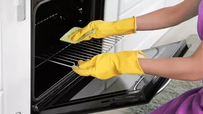 4 خطوات لتنظيف الفرن وعودته جديدًا مرة أخرى