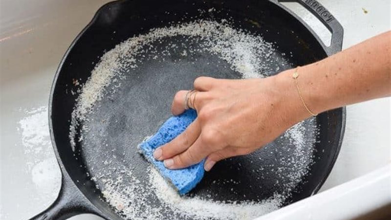 تنظيف مقلاة الزيت 