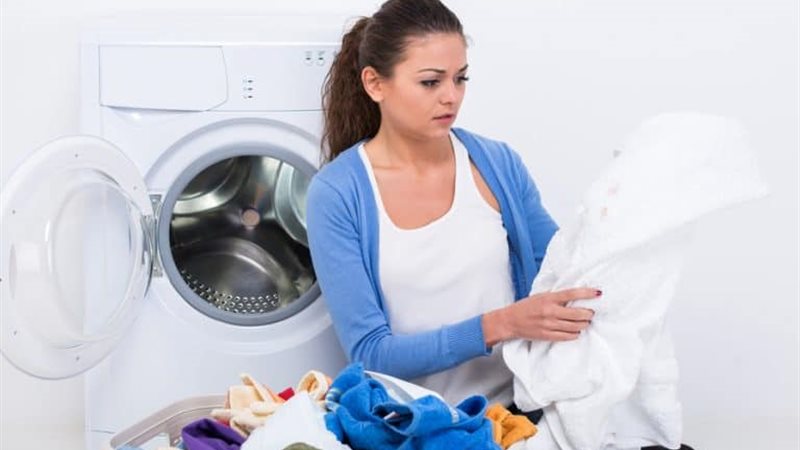 عدم تنظيف الملابس 