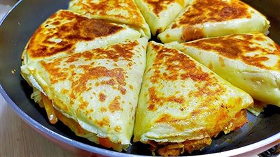 لوجبة فطار صحية ولذيذة ..  طريقة عمل  كريب البيض والجبن 