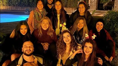 ناهد السباعي تحتفل بالكريسماس وسط عائلتها بحضور آية سماحة 