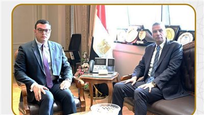 وزير الإسكان يستقبل محافظ أسوان لبحث ملفات العمل المشترك