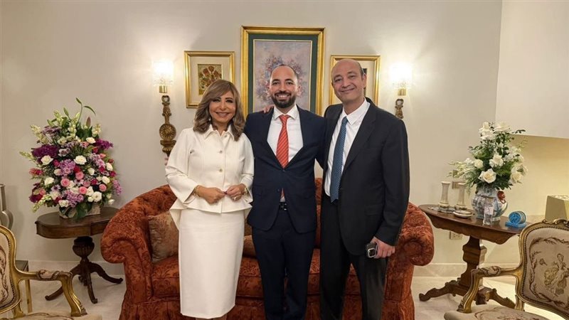 لميس الحديدي مع عمرو أديب ونجلهما