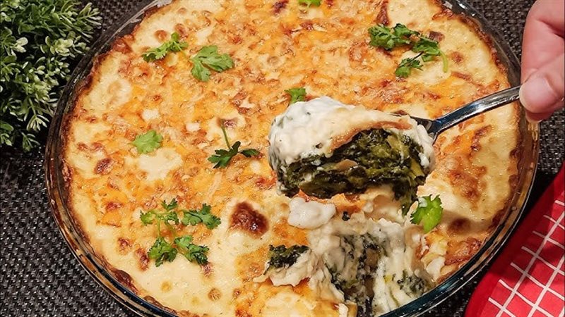 طريقة عمل السبانخ بالبشاميل واللحم المفروم