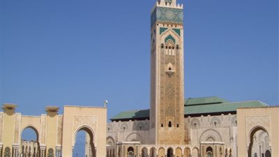 مسجد الحسن الثاني بالدار البيضاء… تحفة معمارية إسلامية شامخة على ضفاف الأطلسي