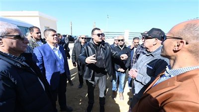 وزير الإسكان يتفقد مشروع 