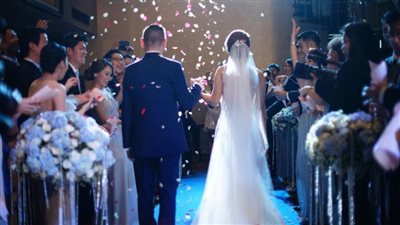 بشارة خير أم علامة شر؟.. تفسير رؤية الفرح في المنام 