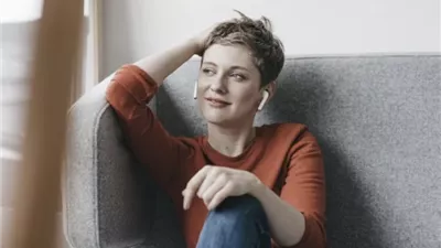 دراسات طبية: السماعات تهدد السمع يوميا