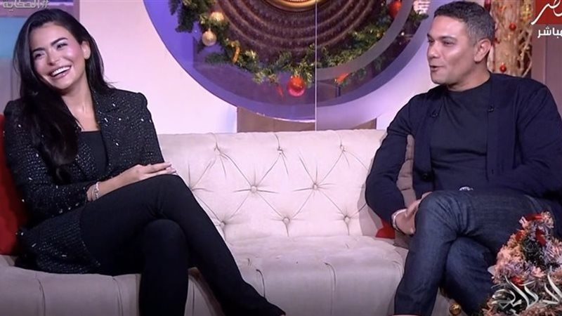 آسر ياسين مع أسماء جلال في الحكاية 